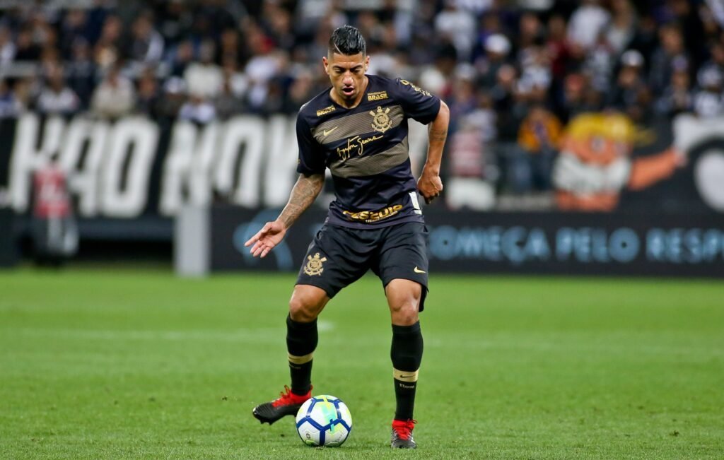 Ayrton-Senna-Camisas-do-Corinthians-2018-2019-Nike-4