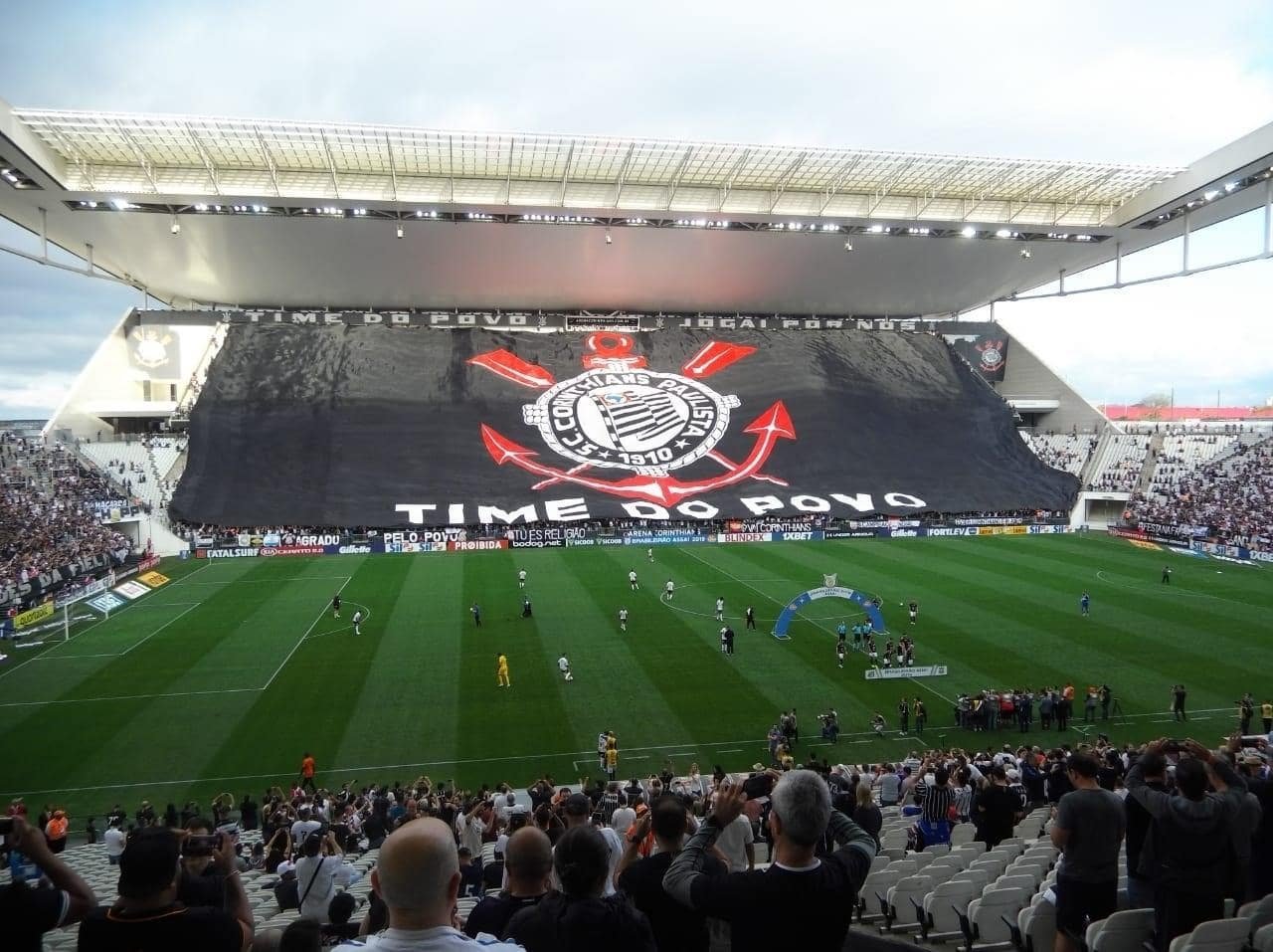 Fiel Torcida na neoquimica arena-min