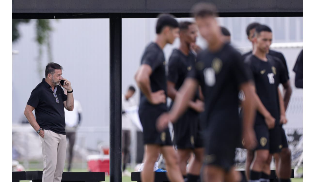 diretor financeiro apresenta gasto mensal com folha de pagamento do time do corinthians