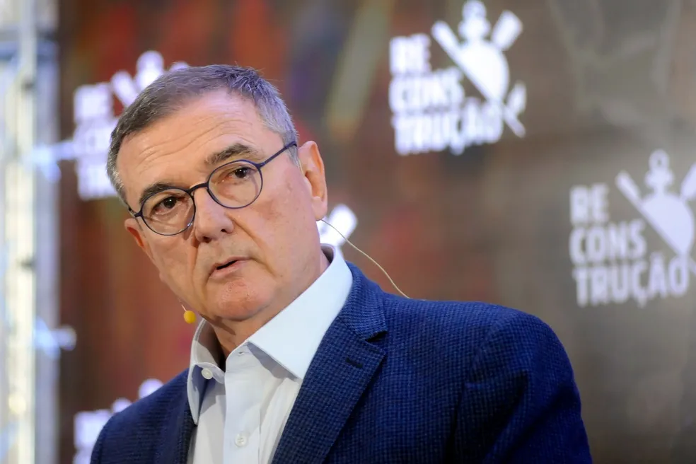 Mario Gobbi defende dívidas