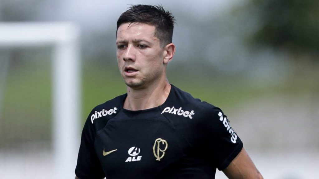 Garro cobra forte do elenco após empate mencionando a Fiel e a camisa